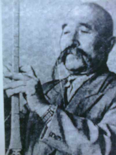 Әншінің домбырасы