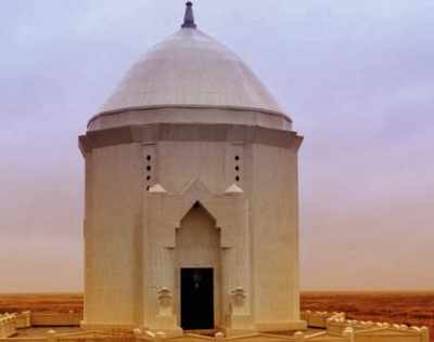 ХАН МОЛАСЫ МЕМОРИАЛДЫҚ КЕШЕНІ